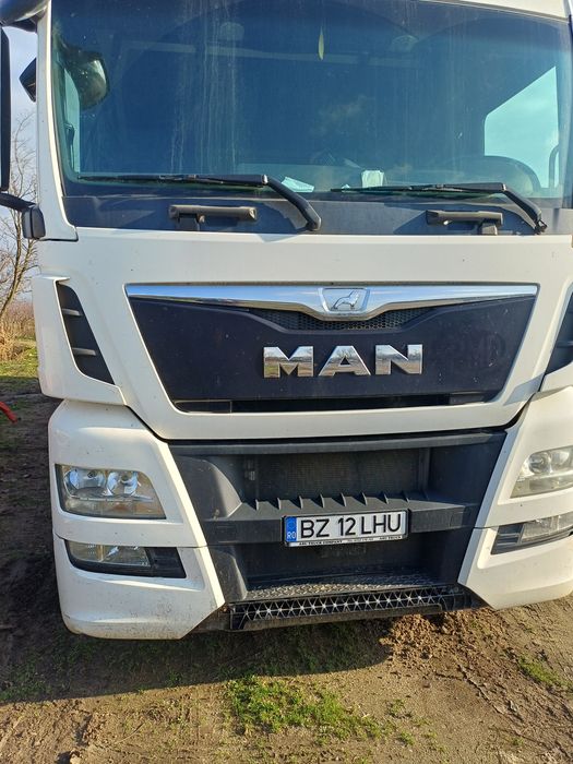 Vând platformă pentru baloti