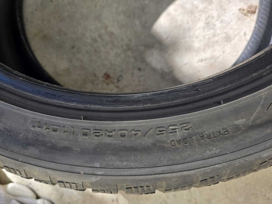 Гуми Зимни GOODYEAR Ultragrip Performance 3 255 40 R20 101 XL ДОТ 2023