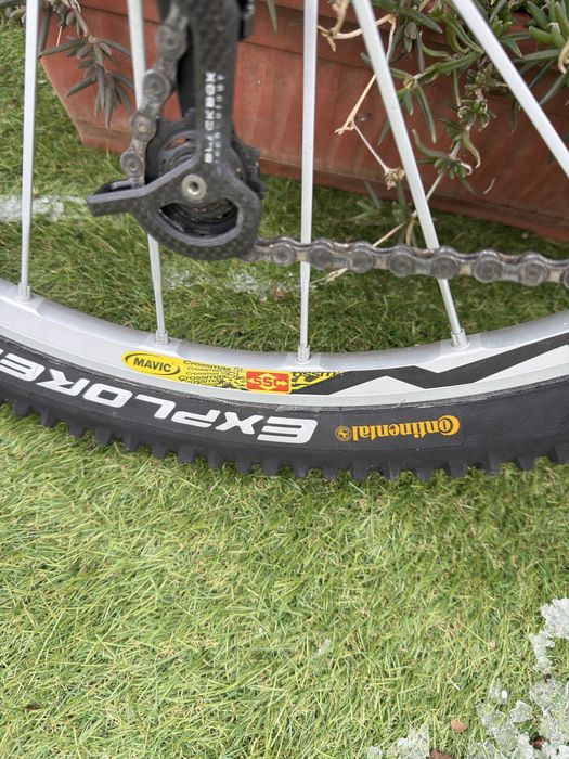 Карбонов Scott рамка 17,5 инча ,26 цола гуми.