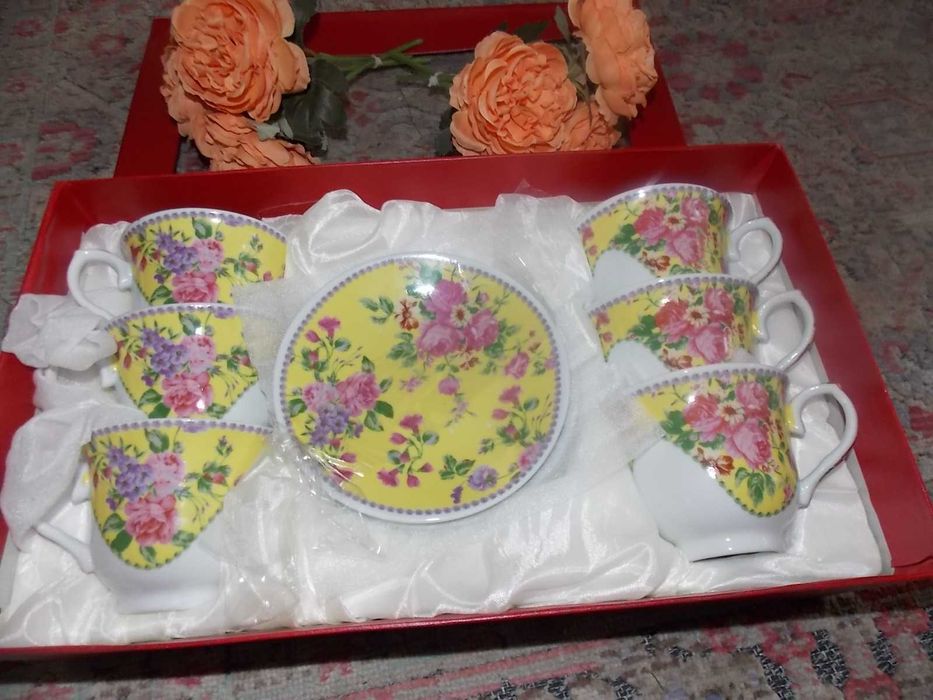 set 6 boluri cristal de Russia = 230 lei, set cafea/ceai  = 70 lei/set