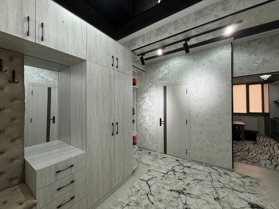 Сдается 2х комнатная квартира на 5 этаже крытый рынок