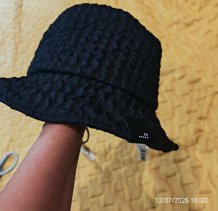 Черна капела Desigual