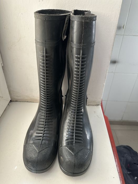 Резиновые сапоги