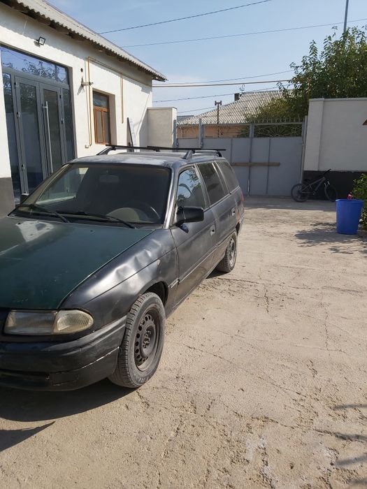 Опель астра универсал.