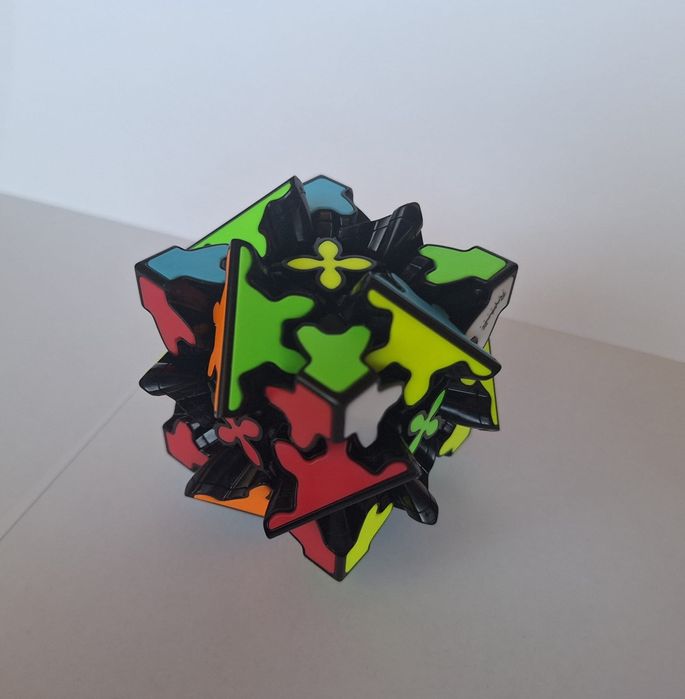 Raphaël Gear Cube – puzzle mecanic rar / cub Rubik special