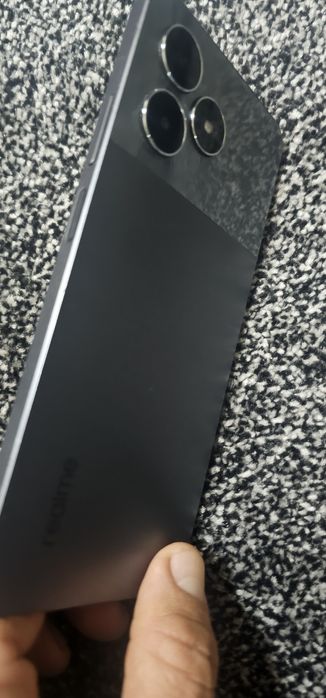 Realme note 50.         .