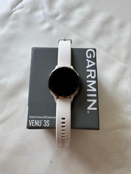 Смарт часы Garmin Venu 3s