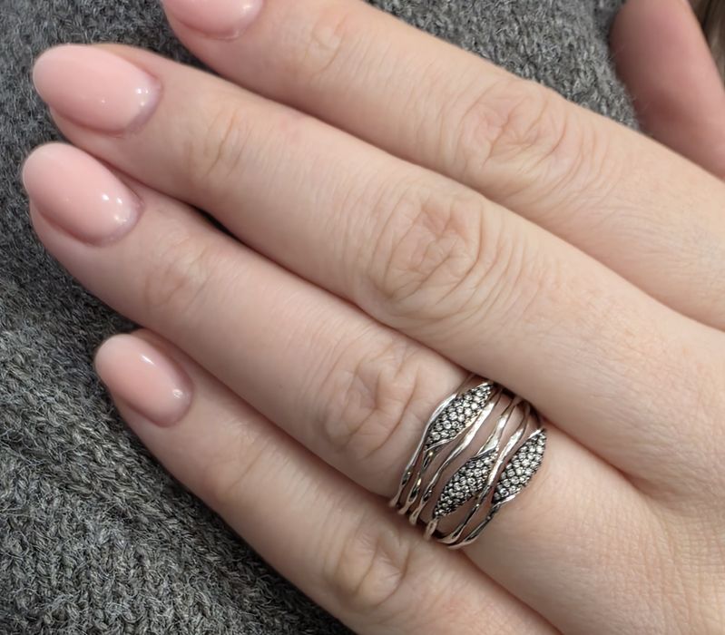 Продам роскошное кольцо с бриллиантами