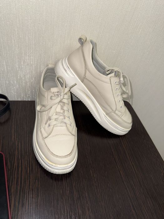 Бежевые кеды весна/лета