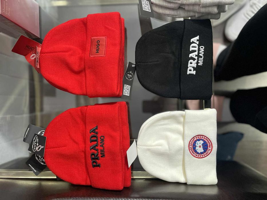 Caciuli unisex de vanzare