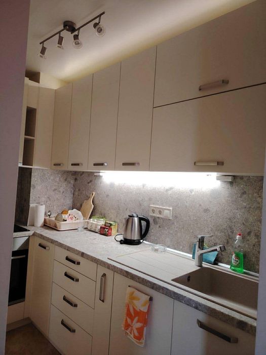 Дава се под наем Двустаен апартамент в Варна, Център - 60 кв.м за 648.21 € - Снимка #1