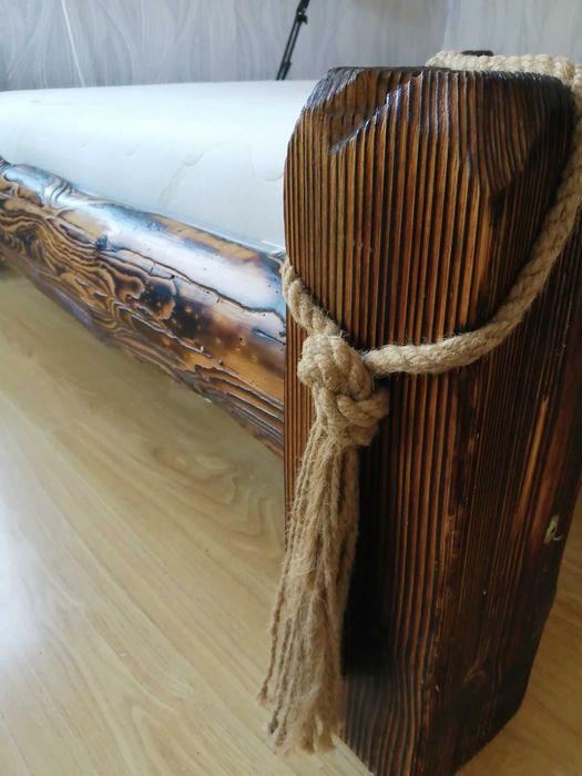 Дървено легло много здраво