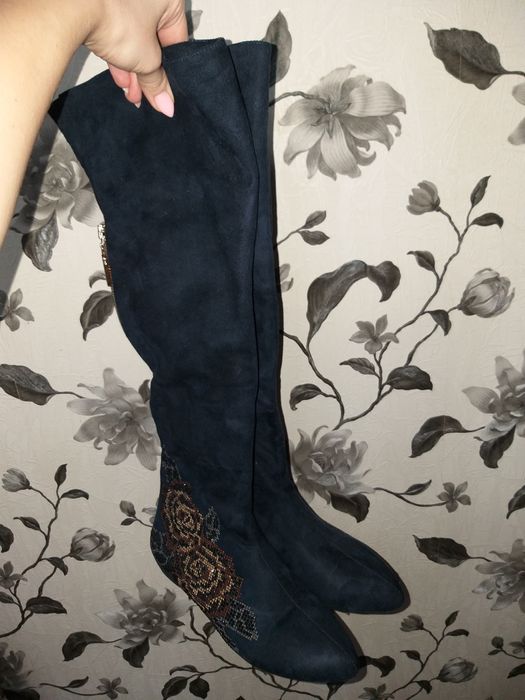 Продам новые сапожки.