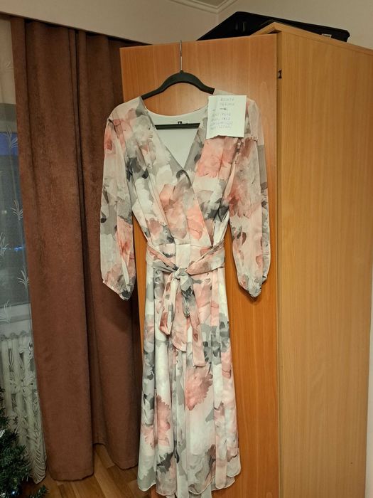 Vând încălțăminte și îmbrăcăminte pt dama