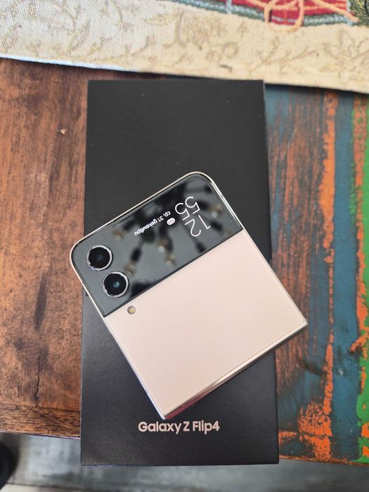 Samsung Galaxy Z Flip 4 -256GB Pink Gold