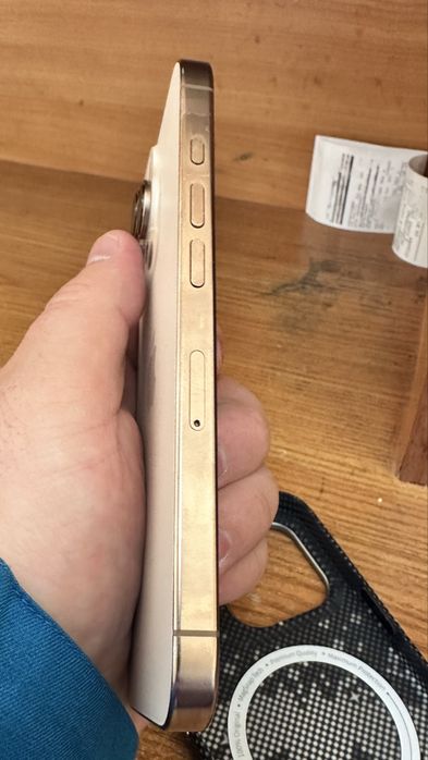 Продам айфон 16 про