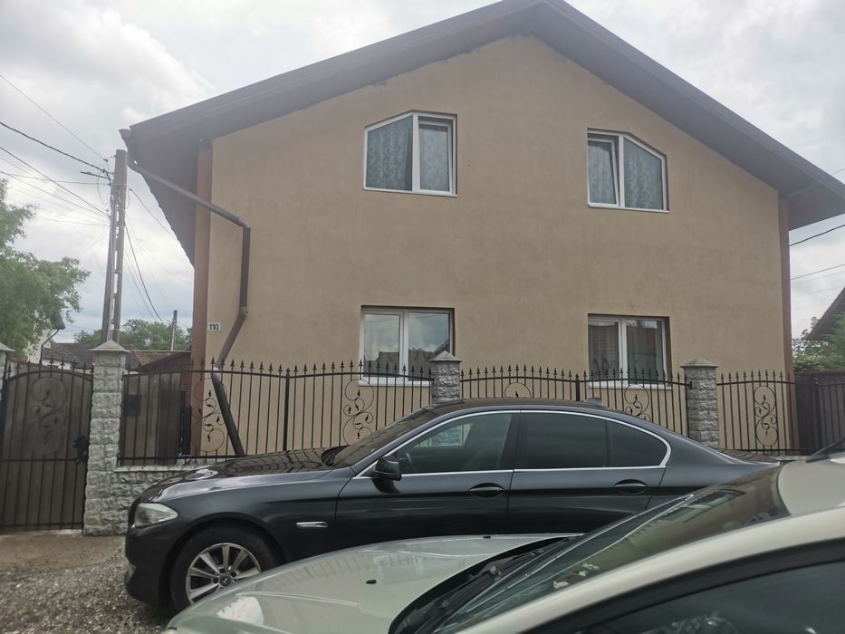 Vand casa cu mansarda Tarlungeni 421 mp