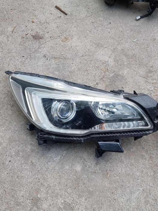 Фары передние на Subaru Outback BS