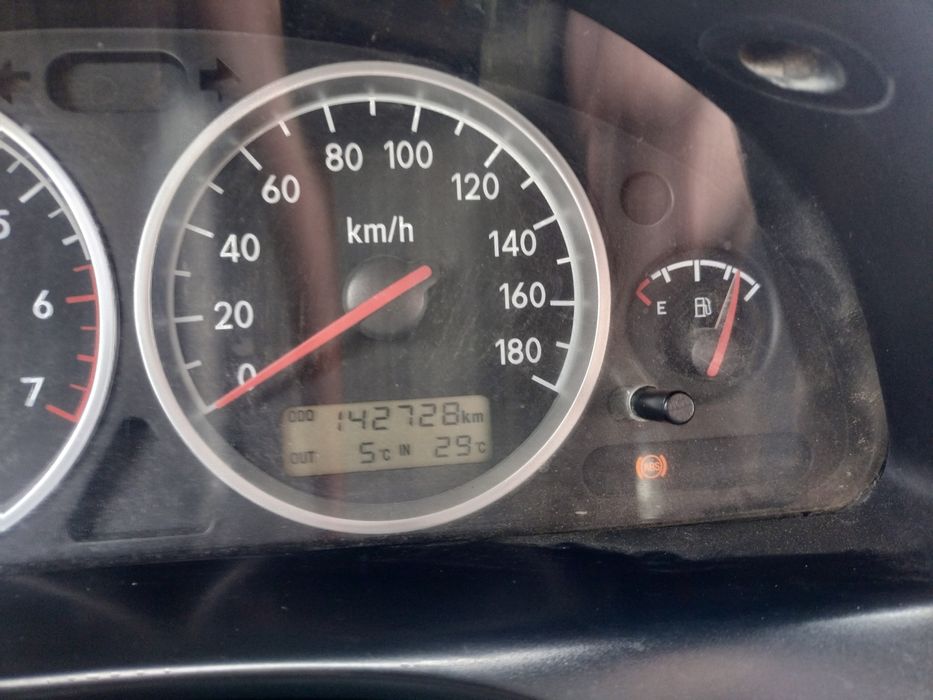 Продам авто джип полноценный рамный