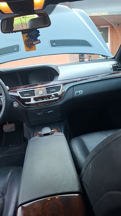 Vând Mercedes s class 320