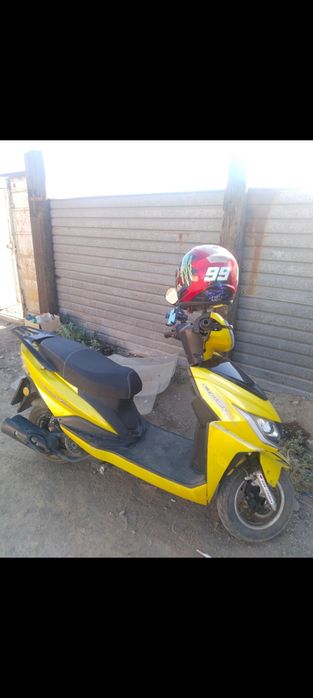 Мопеды / скутеры