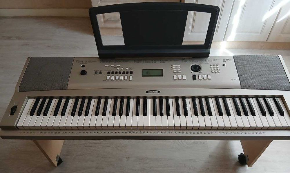 Синтезатор Yamaha YPG-235 (б/у, отличное состояние)