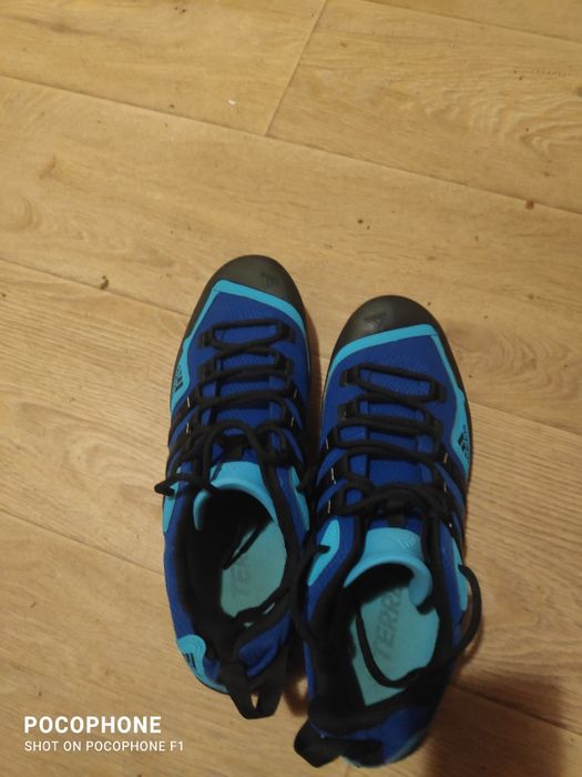 Чисто нови маратонки adidas тракшън номер 46