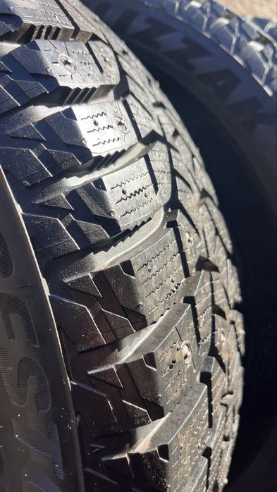 225/60 R17 Bridgestone 4шт