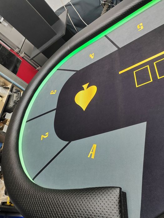 Masa de poker personalizata