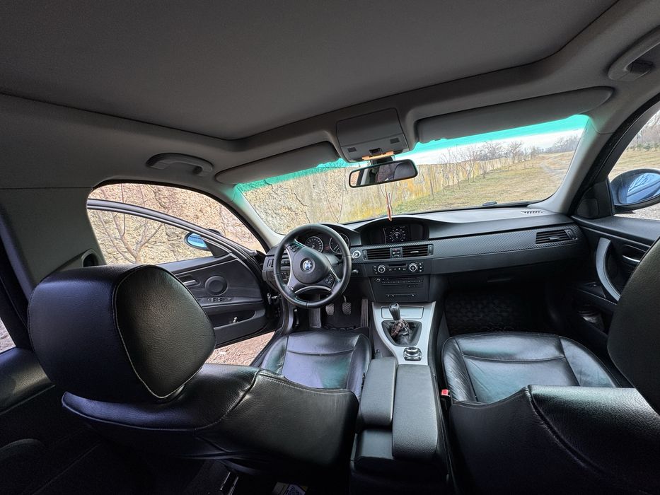 BMW E91 320D 2007 163CP M pack Piele, Navi CIC, senzori parcare, panoramic, incalzire