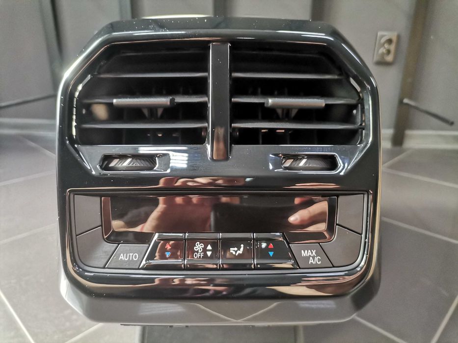 Централна Конзола BMW IX I20 I 20