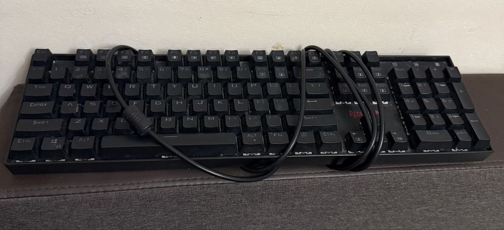 Tastatura Mecanica RGB