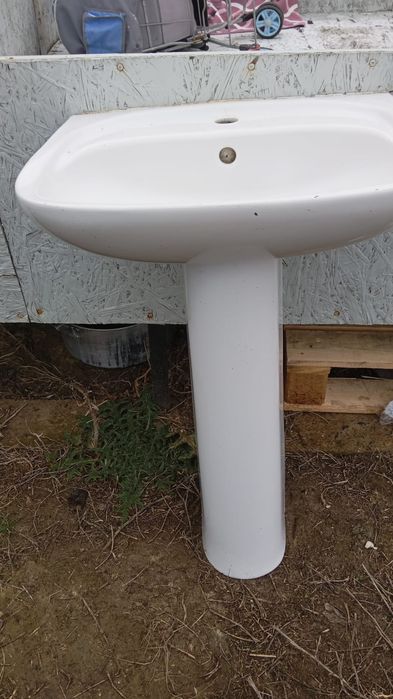 Раковина со стойкой
