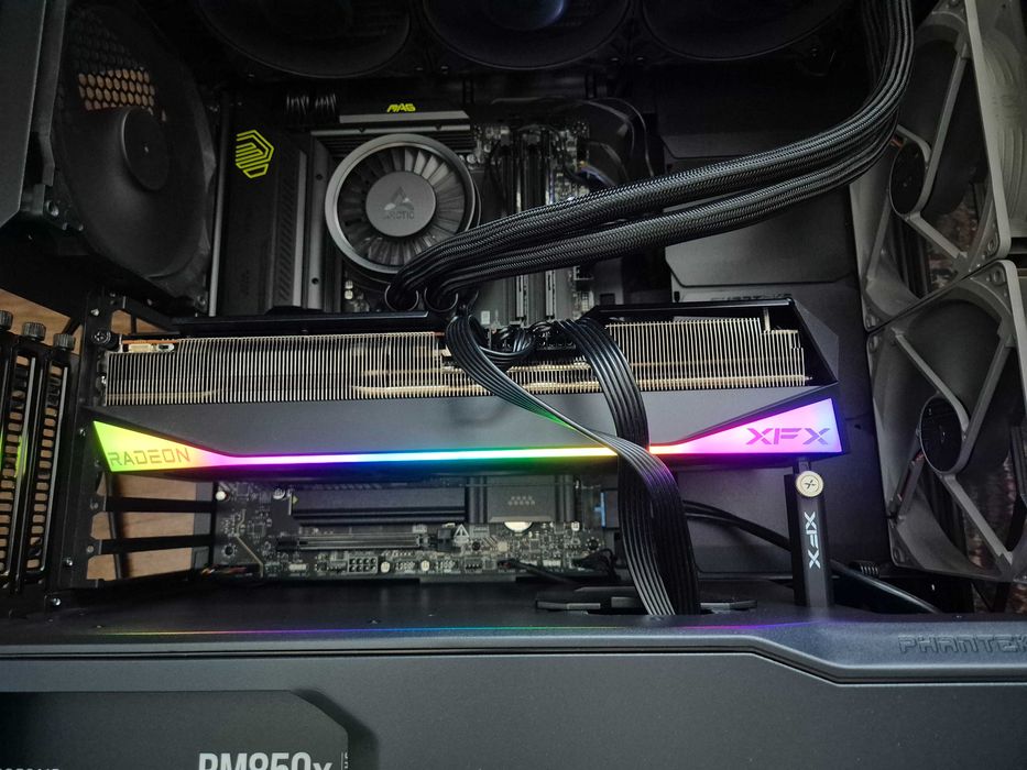 Placa video XFX Mercury AMD Radeon RX 9070XT OC Gaming Edition RGB