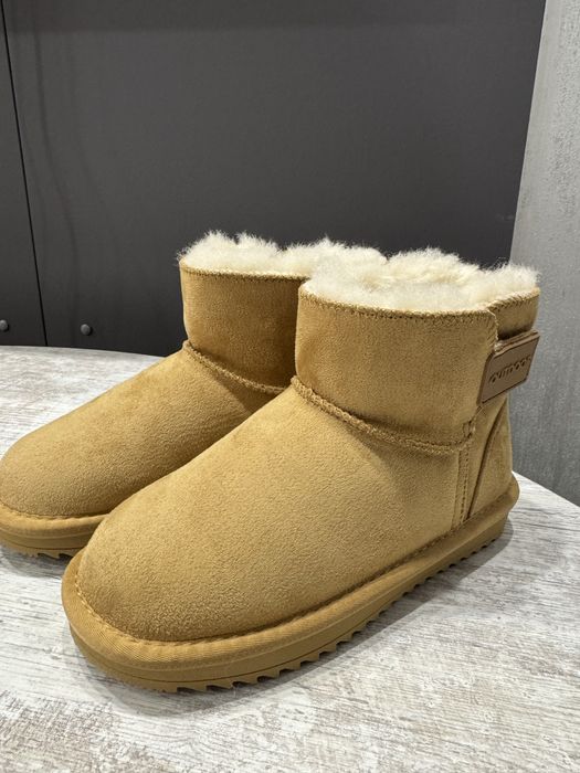 Продам детские угги. Новые!