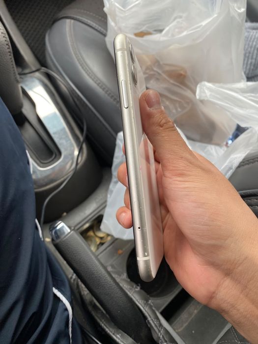 Продам iPhone 11