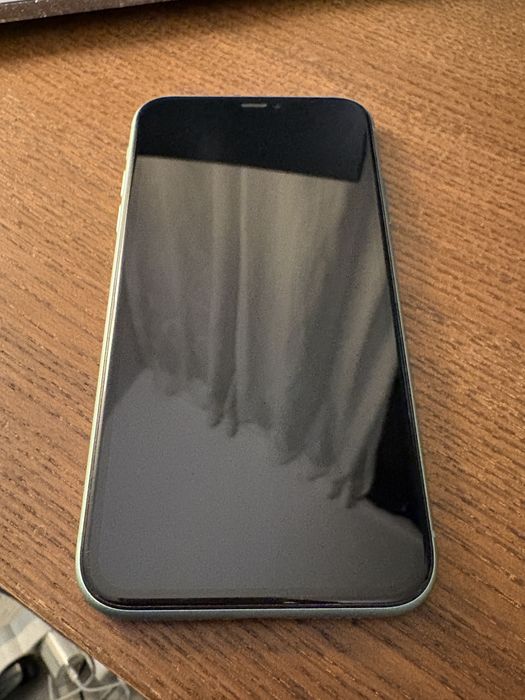 Iphone 11 - зелен