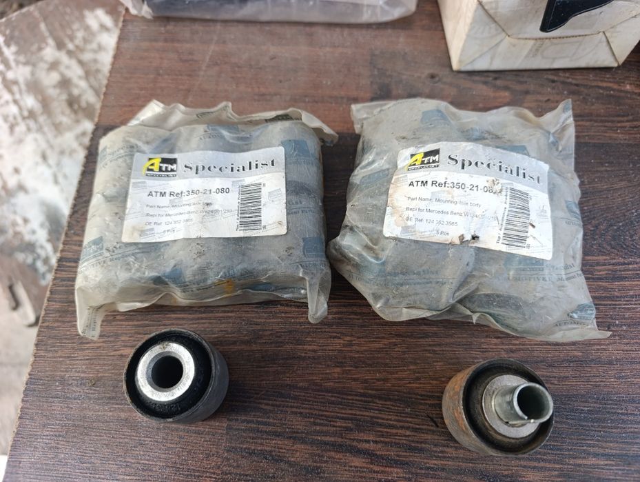 Сайлентблоки задних рычагов "мерседес-124".