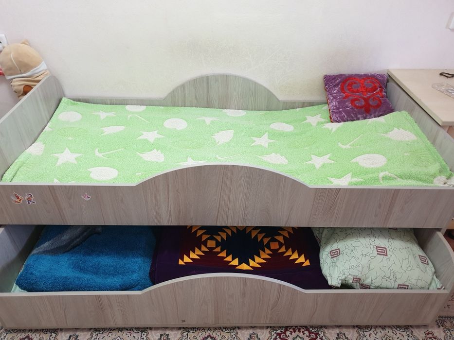 Кровать двухуровневая