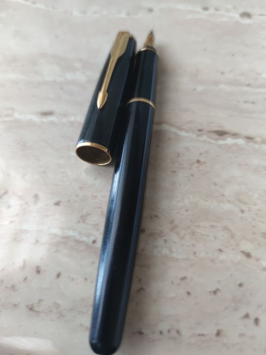 Parker Frontier Rollerball Black GT