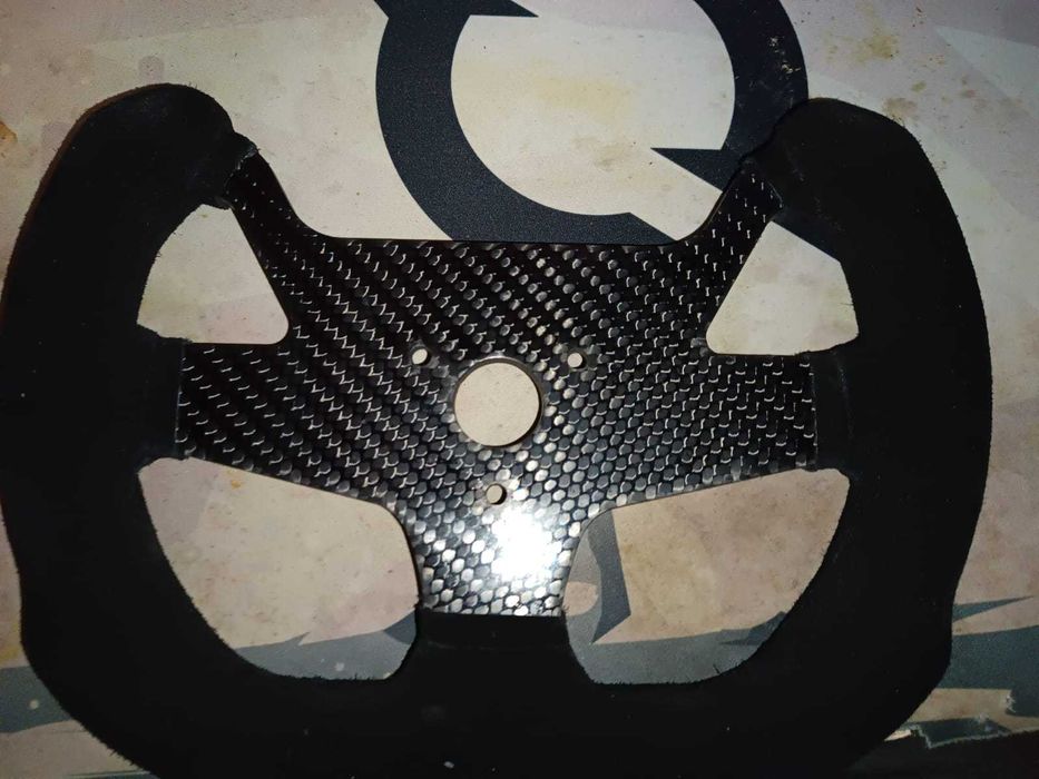 vand volan sparco cu alcantara si carbon