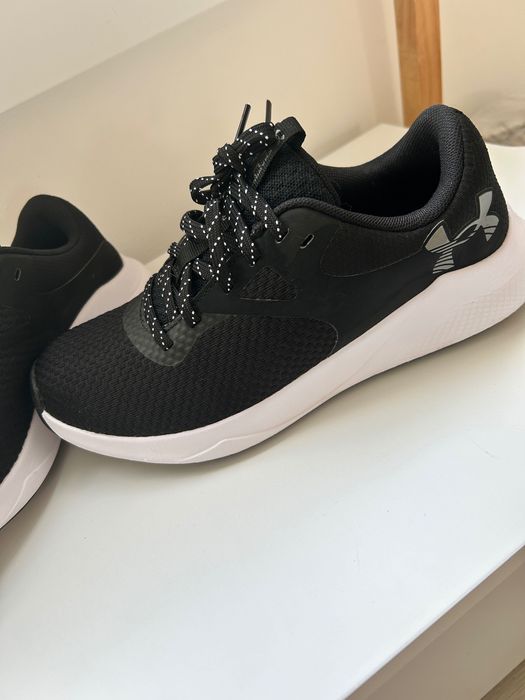 Under armour маратонки