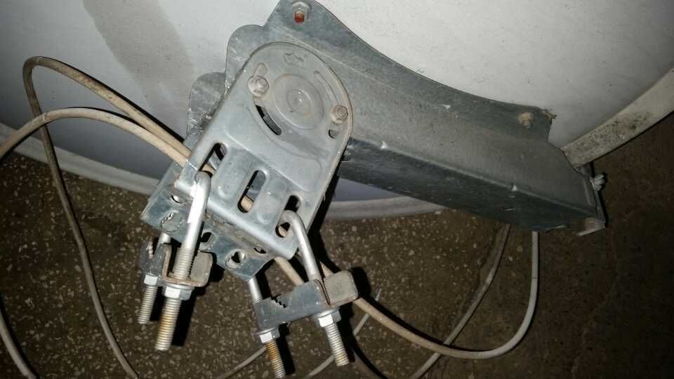 Antena satelit 90 cm cu LNB inclus