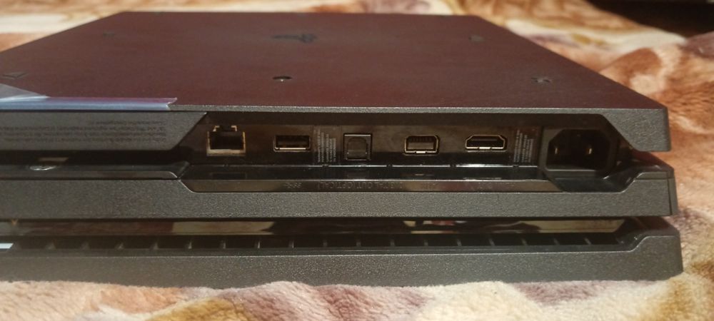 PS 4 pro + телевизор + джойстик