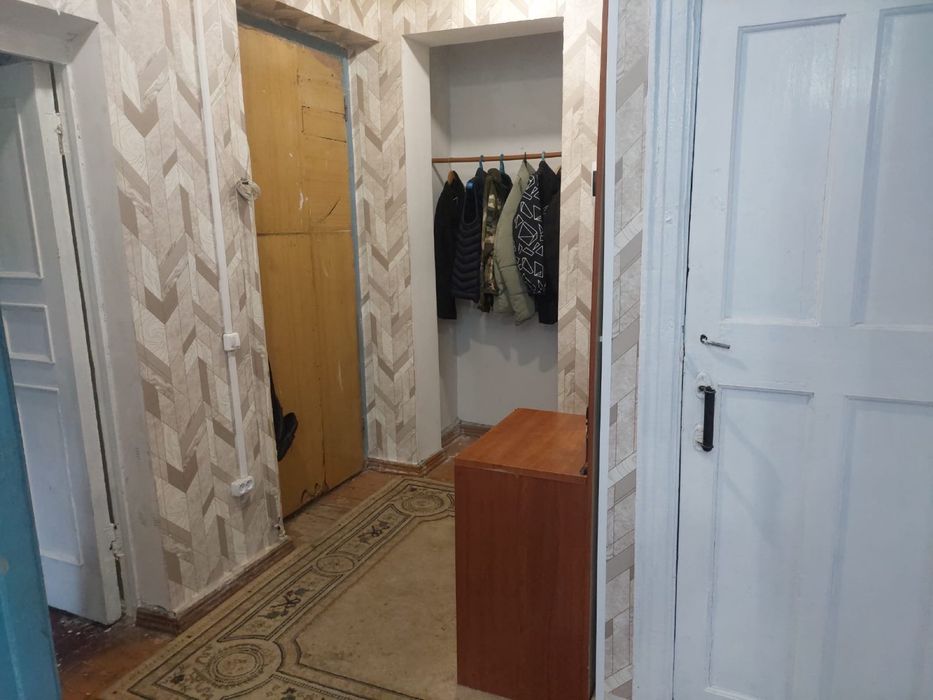 Продам трехкомнатную квартиру.