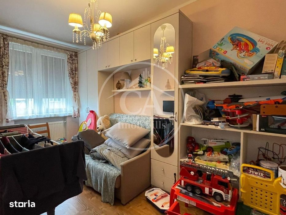 Apartament cu 3 camere de vanzare in zona Decebal, Oradea