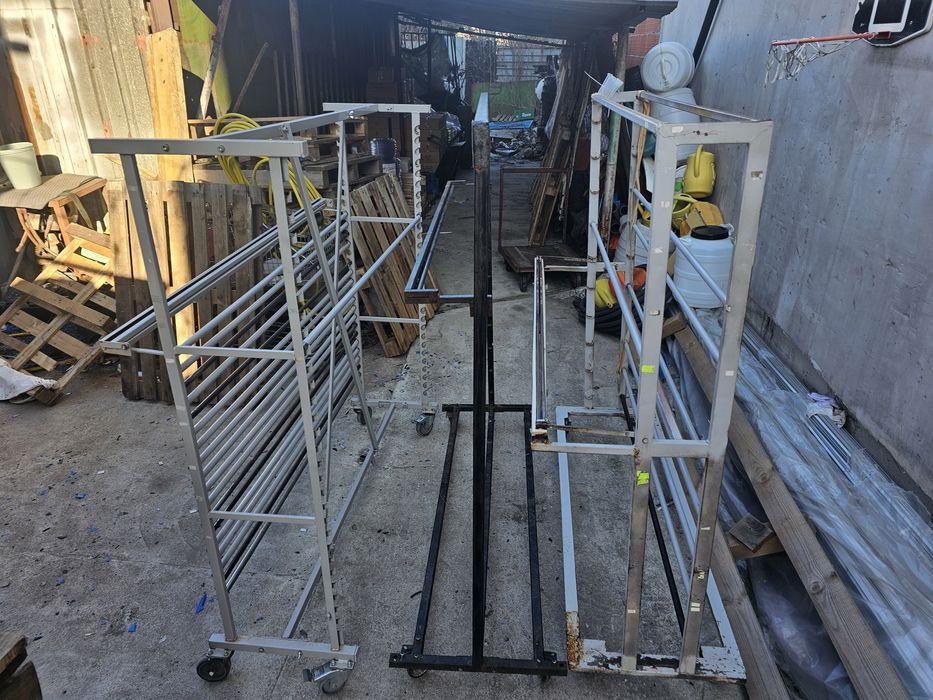 Стойки за мушама