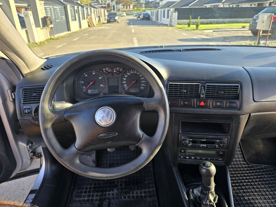 VOLKSWAGEN Golf 2004 — imagine 5