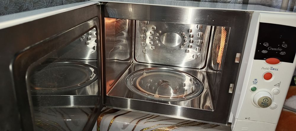 Микроволновка с грилем