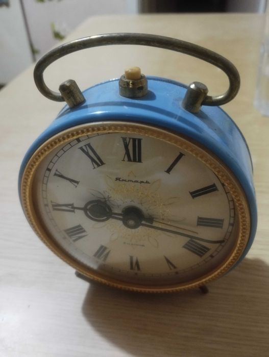 часы старые современные гаджеты